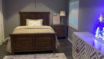 1 chambre, fer et planche à repasser, accès Internet, draps fournis