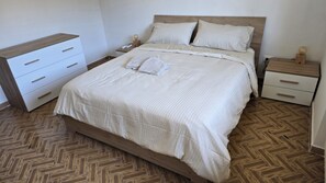 2 soverom, strykejern/-brett, wi-fi (inkludert) og sengetøy