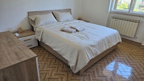 2 Schlafzimmer, Bügeleisen/Bügelbrett, kostenloses WLAN, Bettwäsche