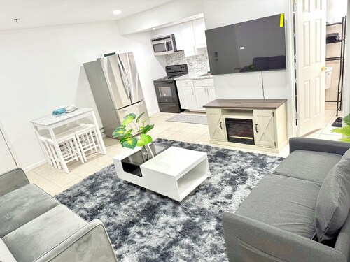 2-bedroom apartment in superb Jersey City with WiFi, AC