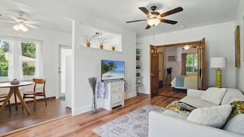 1 dormitori, planxa i posts de planxar, wifi i roba de llit