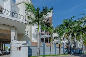 Exterior - Private Cozy Sea Breeze Apartment (Dar es Salaam)