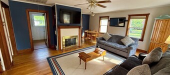 Historical "MAINE" Home Minutes to Acadia National Park & Downtown Bar Harbor