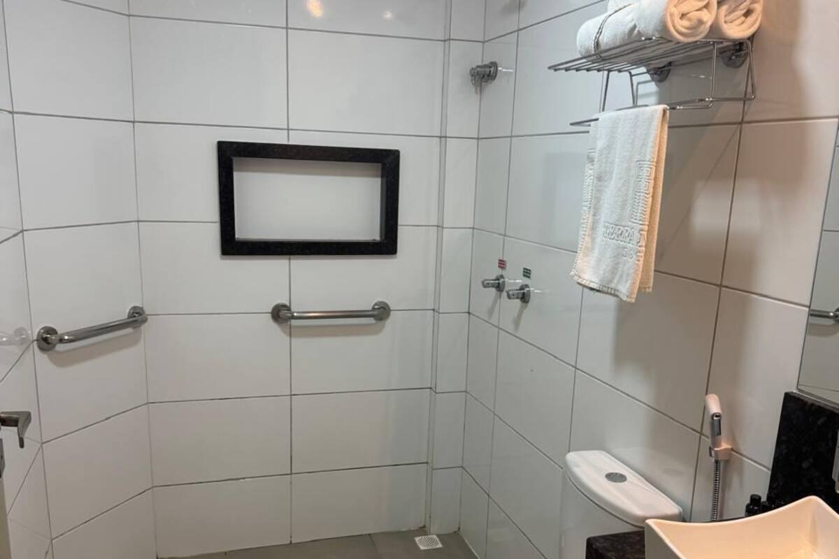Haartrockner, Handtücher, Seife, Shampoo