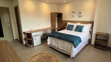 Classic Double Room | Desk, laptop workspace, free WiFi
