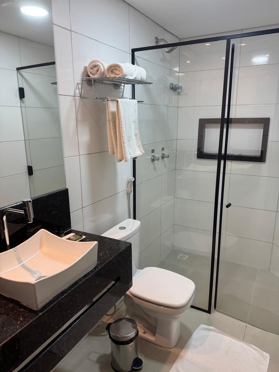 Basic Triple Room | Bathroom | Hair dryer, towels, soap, shampoo