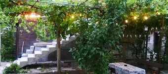 Cozy 1-bedroom apartment in charming Polski Gradets with WiFi, AC