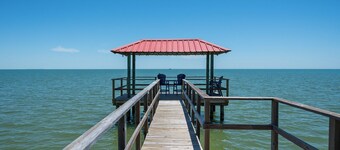 Blue Haven ~Coastal Retreat Studio in Fulton ~ Private Fishing Pier