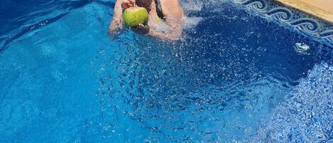 2 outdoor pools