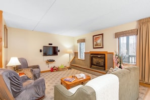 Smart TV, fireplace