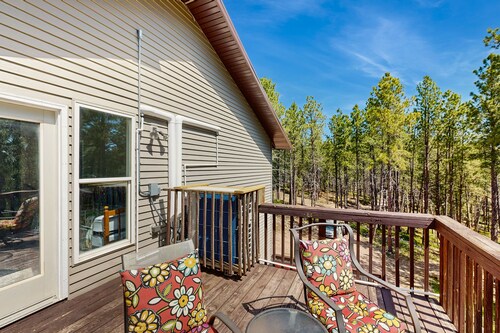 Spacious and secluded home with mountain views, gas grill, decks & home office