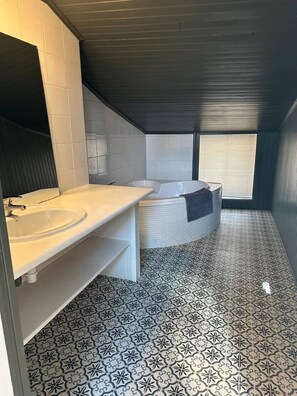 Hair dryer, towels