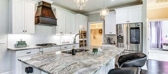 4 Mi to Dtwn: Stylish Home w/ Large Yard in Dothan