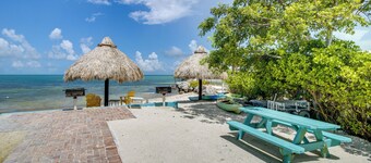 Walk to Beach: Florida Keys Gem w/ Ocean Views
