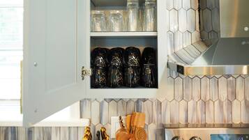 Micro-ondes, four, plaque de cuisson, lave-vaisselle