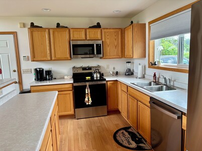 Relax at Bear Hug House on Bear Lake Manawa Wi.– Private Pond & Easy Lake Access