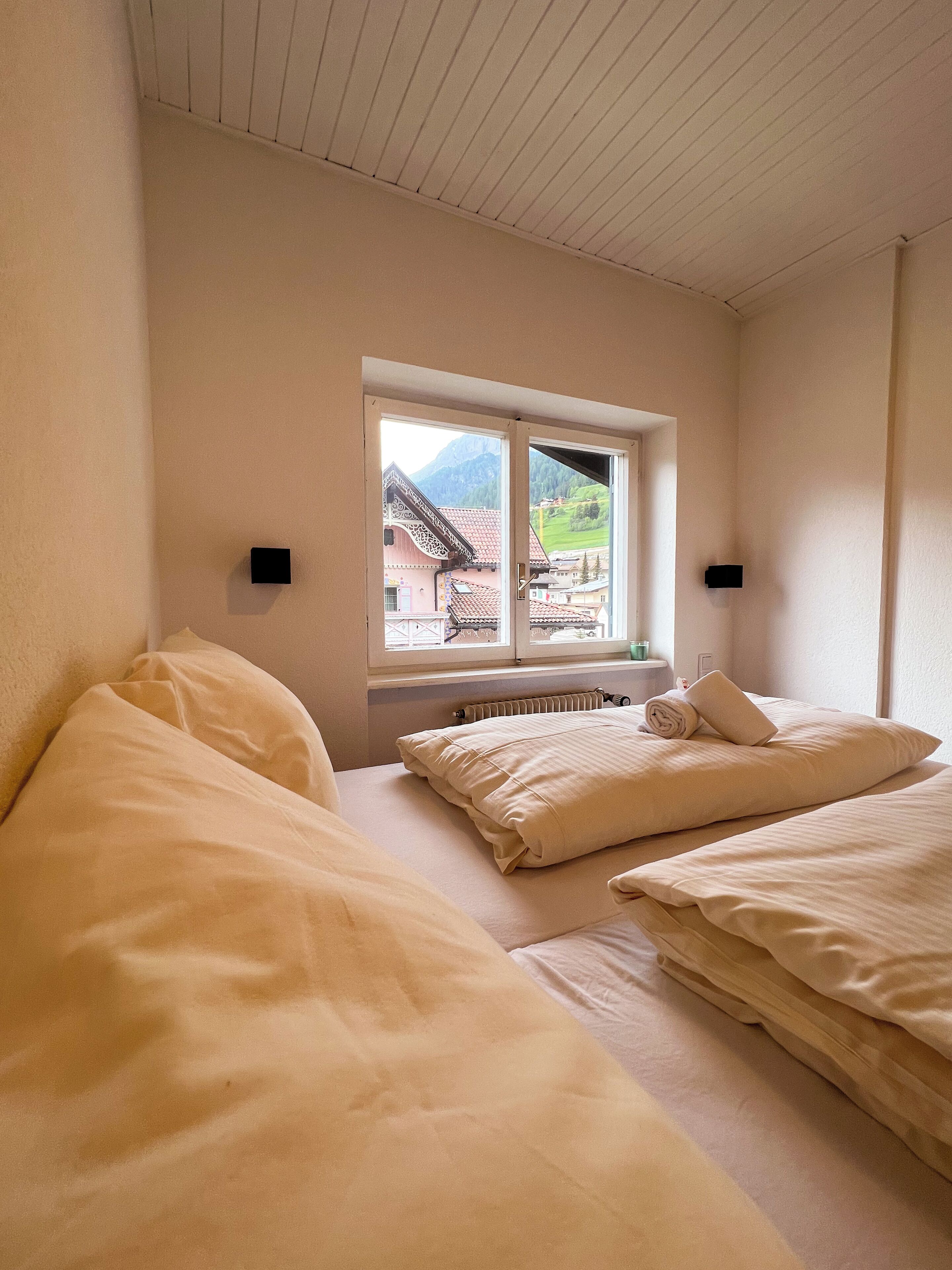 2 makuuhuonetta, silitysrauta/-lauta, Wi-Fi, vuodevaatteet