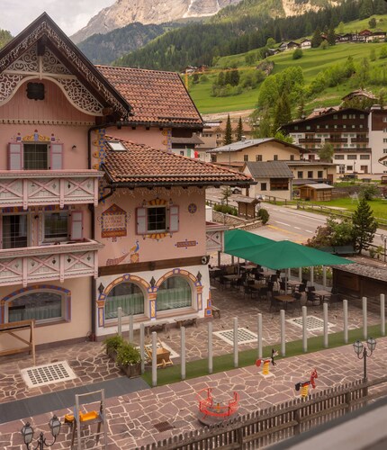 Lovely, cozy apartment 2 min ski lift walk