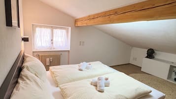 2 habitaciones, tabla de planchar con plancha, wifi y ropa de cama