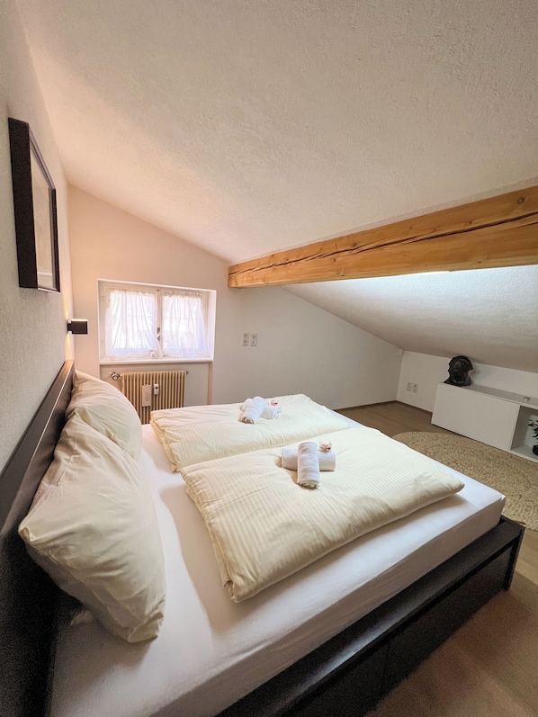 2 dormitorios, tabla de planchar con plancha, wifi y ropa de cama