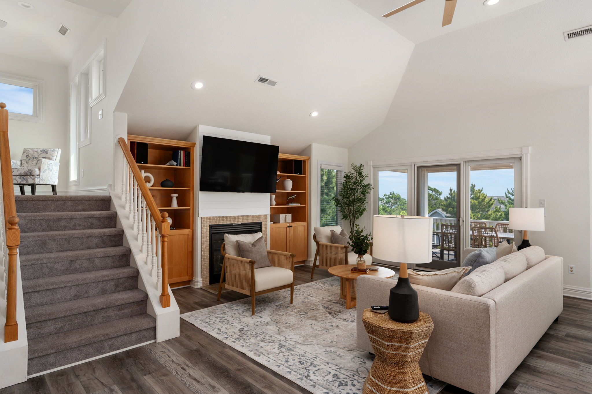 Smart TV, table tennis