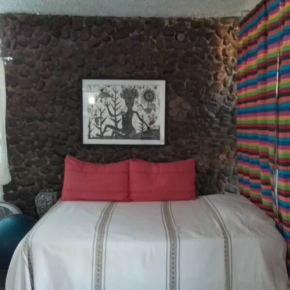 1 Schlafzimmer, Zimmersafe, Schreibtisch, Bügeleisen/Bügelbrett