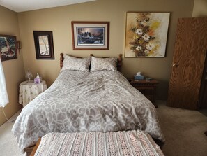 3 chambres, fer et planche à repasser, draps fournis