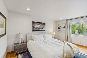 2 chambres, fer et planche à repasser, accès Internet, draps fournis
