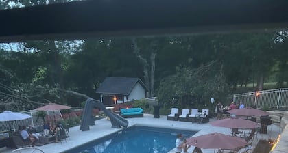 Secluded studio getaway- only 4 miles from Downtown Iowa City