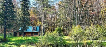 Charming and rustic 3-bedroom cabin just minutes from Cooperstown