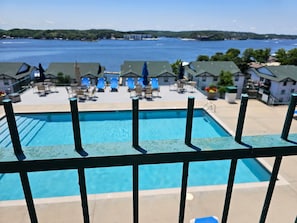 Piscine extérieure, piscine chauffée