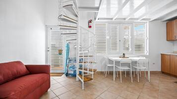 6 bedrooms, Internet