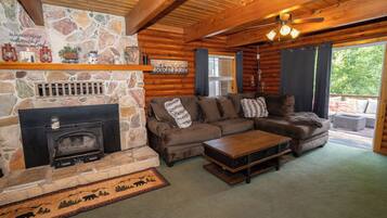 Smart TV, fireplace, DVD player, printers