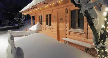 Naturally secure - romantic wooden chalet with comfort & charm