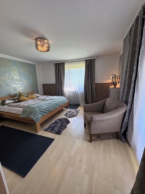 3 bedrooms, WiFi, wheelchair access - Garden Suite with Sauna, 2 fireplaces, covered terrace & pizza oven (Wiesbaum)