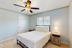 3 bedrooms, iron/ironing board, Internet, bed sheets
