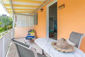 Outdoor dining - ALAMANDA (1 to 3 people) (DESHAIES)