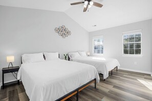 3 bedrooms, iron/ironing board, WiFi, bed sheets - Large 3BR House with Private Yard - Pet Friendly (Myrtle Beach)