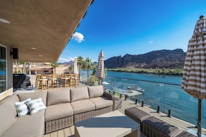 Outdoor dining - Waterfront Private Dock, Boat Ramp & River VIEWS! (Parker)