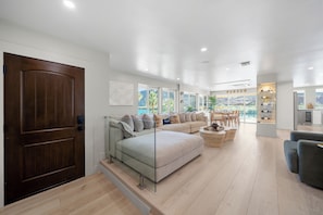 Smart TV, video games, stereo - Waterfront Private Dock, Boat Ramp & River VIEWS! (Parker)