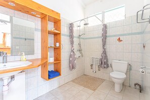 Hair dryer, towels