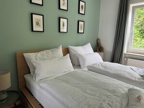 3 chambres, fer et planche à repasser, Wi-Fi, draps fournis