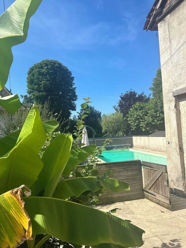 Villa Bacchus at the water&#x27;s edge, heated pool