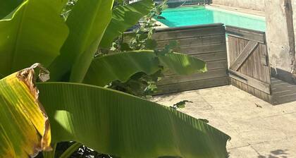 Villa Bacchus at the water's edge, heated pool