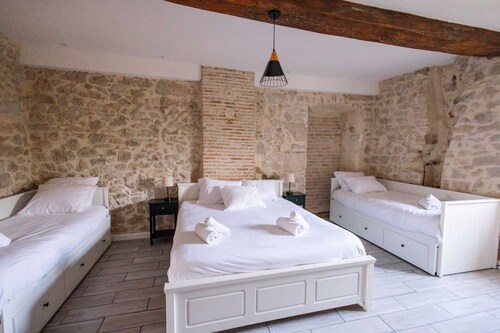 Villa Bacchus at the water's edge, heated pool