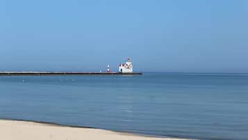 Camastros y toallas de playa