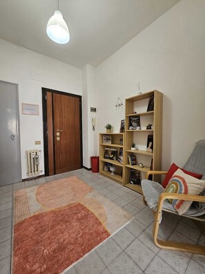 Interior - Holiday Home Rome - Metro A - Urban Street Apartment (Roma)