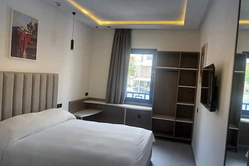Camera Classic con letto matrimoniale o 2 letti singoli, vista città | Insonorizzazione, Wi-Fi gratuito