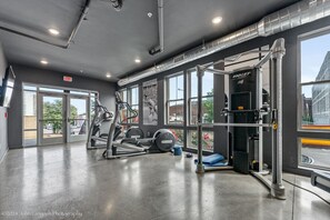 Fitness facility - Modern Loft Retreat Steps from Memphis Hotspots (Memphis)