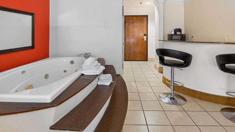 Robinson Inn and Suites